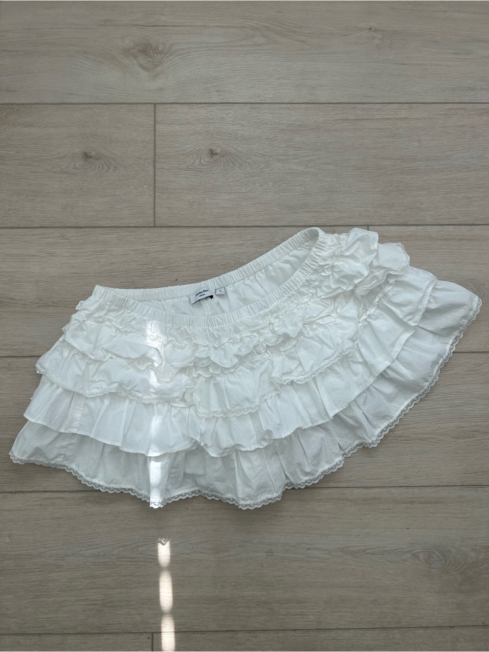Aritzia White Ruffled Tiered Mini Skirt